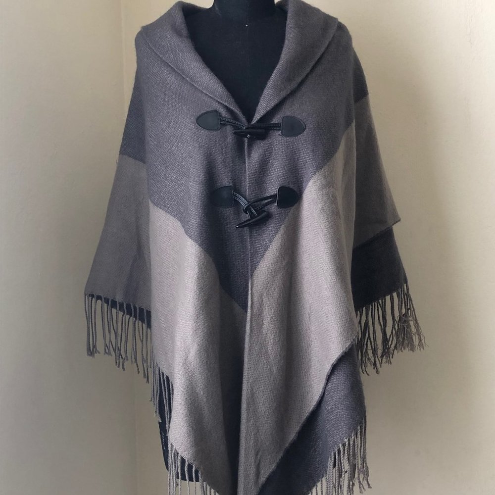 Saks Fifth Avenue Fringe Poncho Cape NWOT